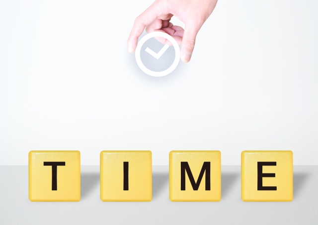 TIMEの文字と時計